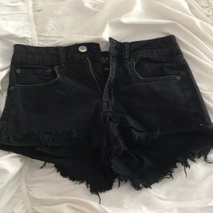 Black jean shorts!